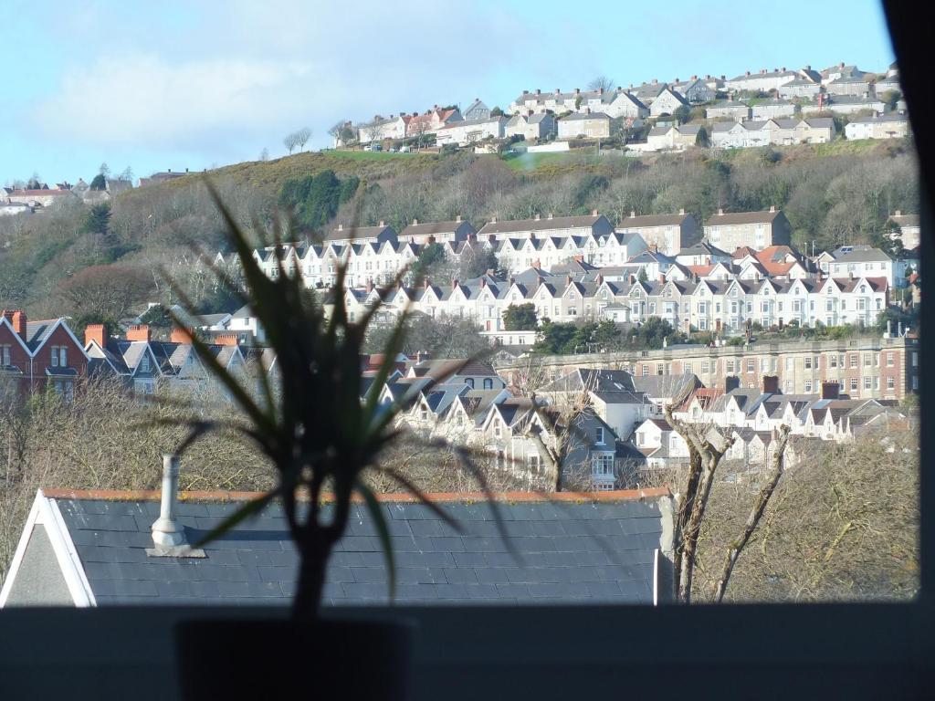 Leonardos Guest House Swansea Bilik gambar